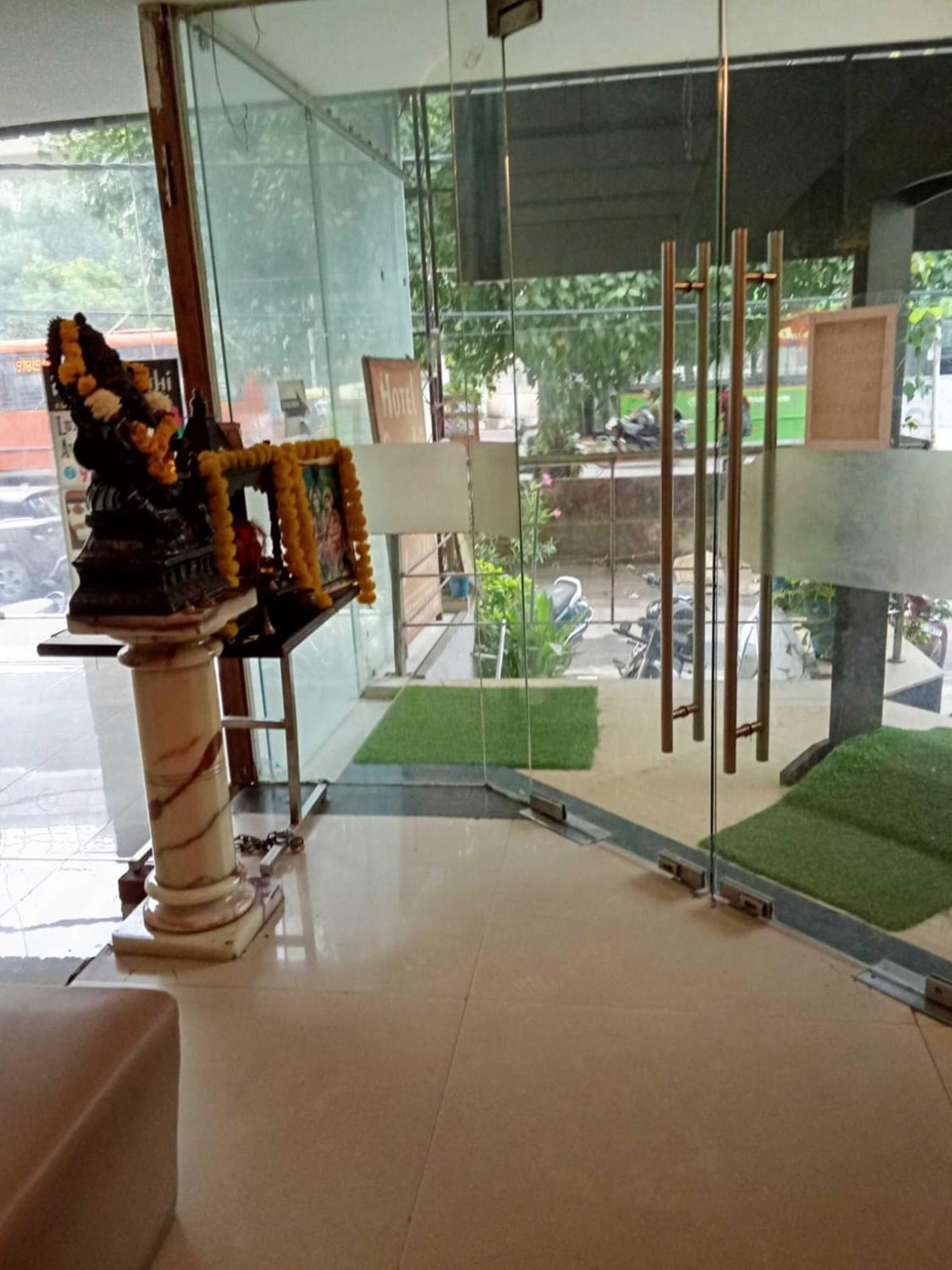 德里 Paschim Vihar酒店 外观 照片